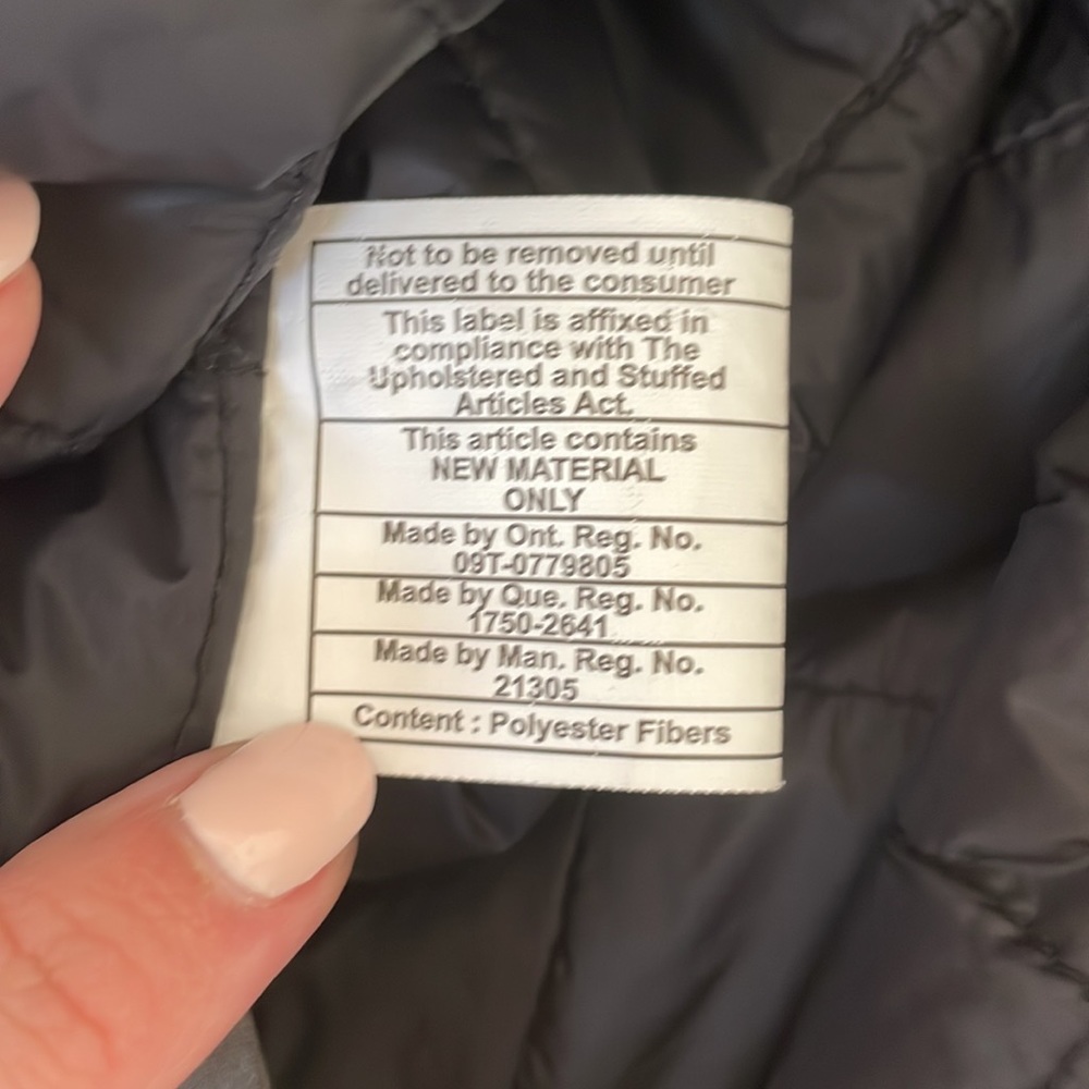 Guess insulated Winter Jacket- New Condition Sz L - Picture 10 of 12